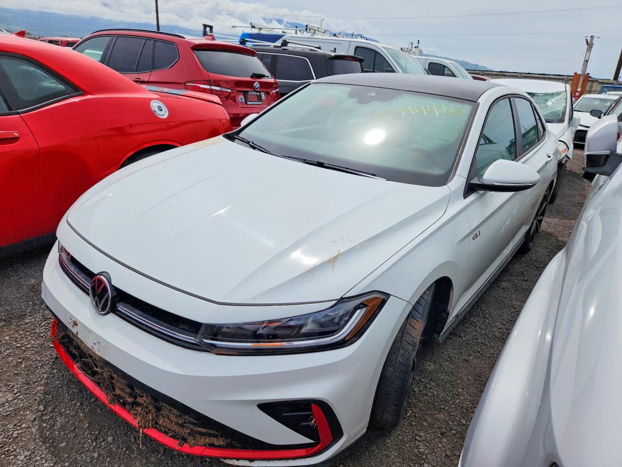 Salvage Volkswagen Jetta Image