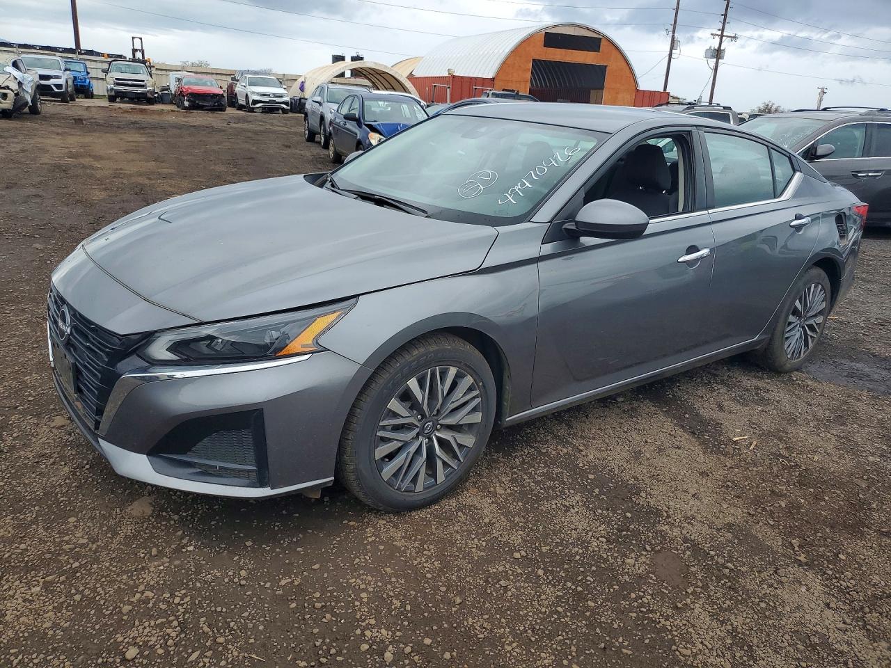 Salvage Nissan Altima Image