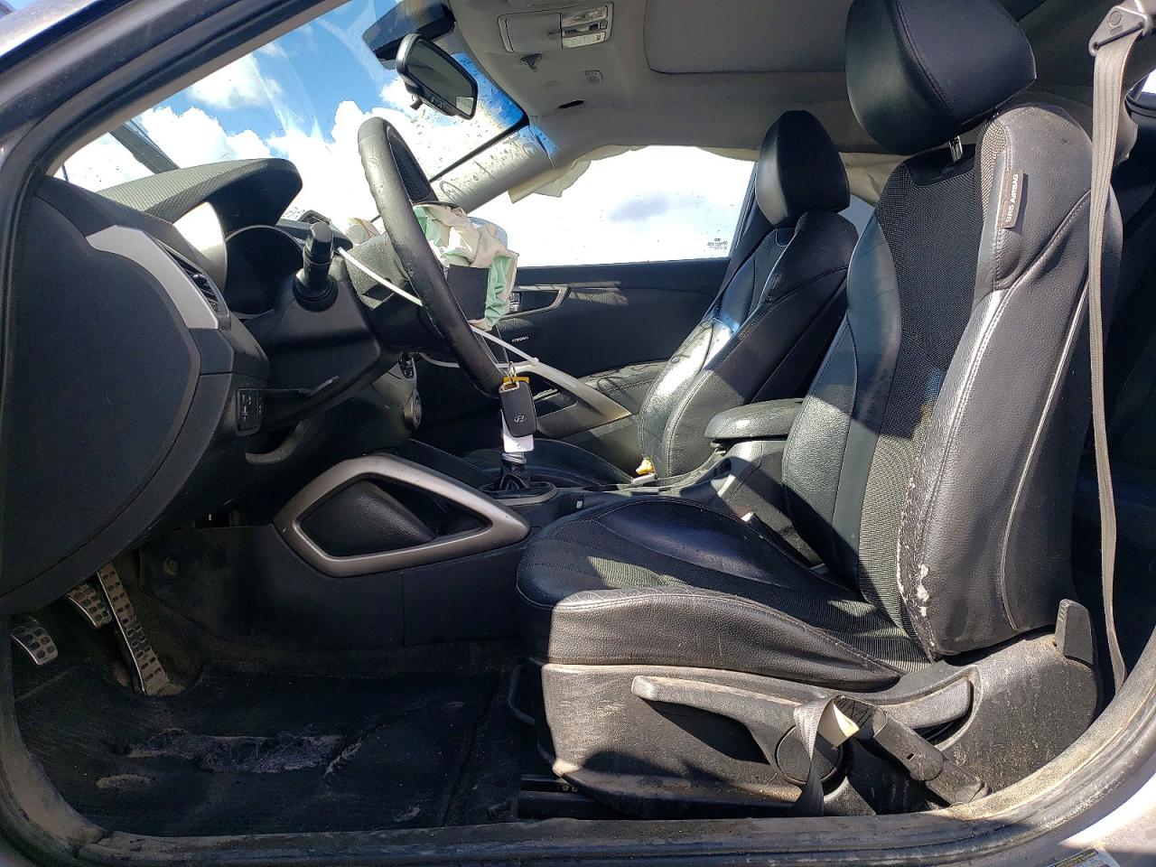 Hyundai VELOSTER Base