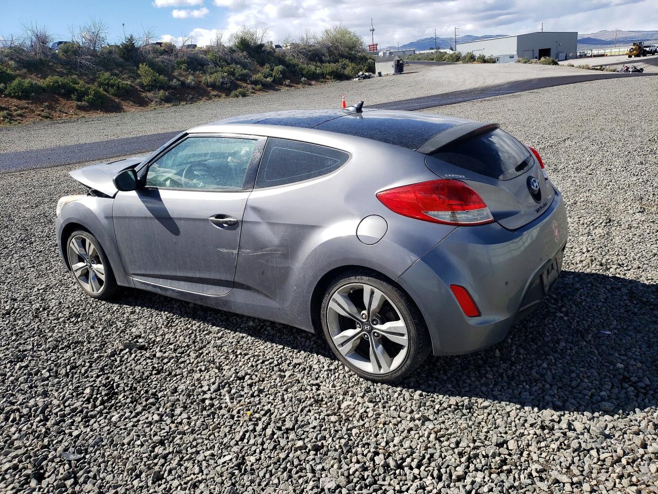 Hyundai VELOSTER Base