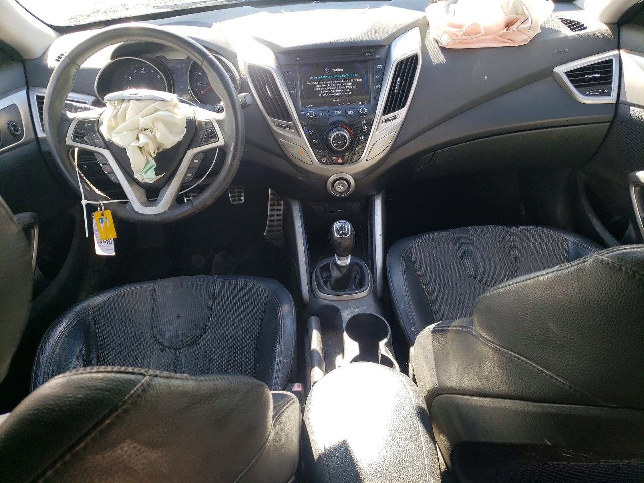 Hyundai VELOSTER Base