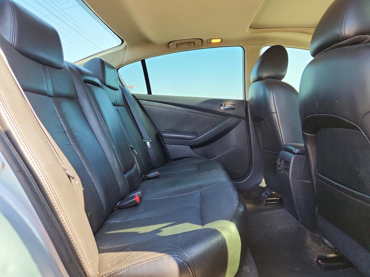 Nissan Altima Base