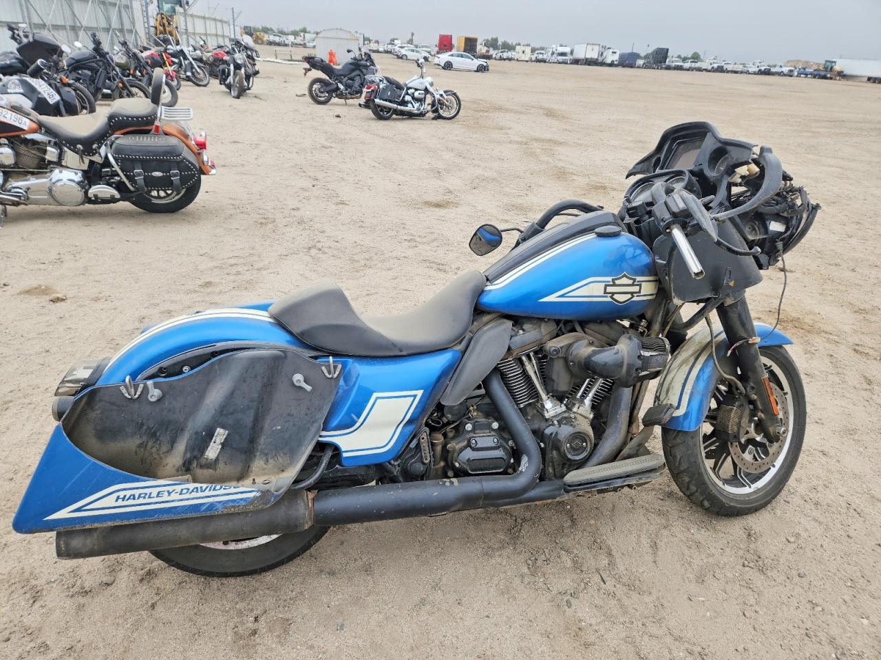 Salvage Harley-Davidson Fltrxst Image
