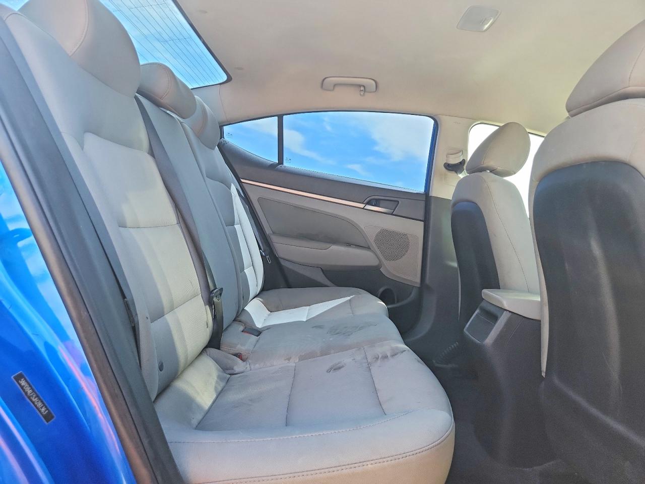 Hyundai ELANTRA Sel