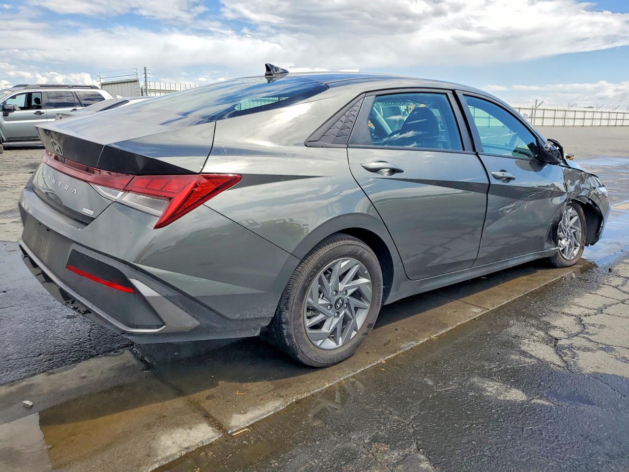 Hyundai ELANTRA Blue