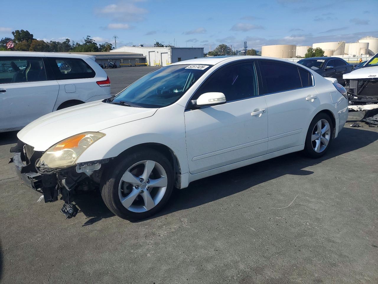 Salvage Nissan Altima Image