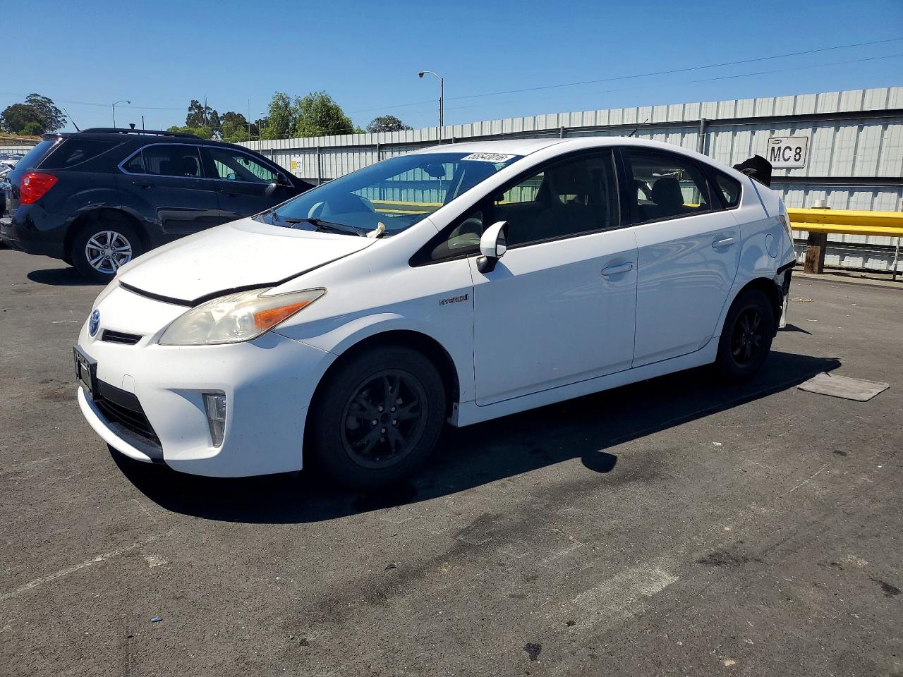 Salvage Toyota Prius Image