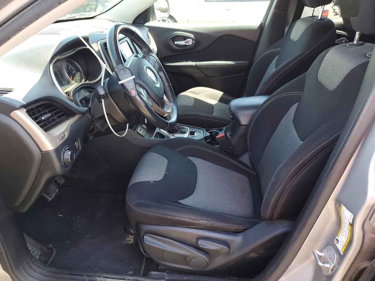 Jeep Cherokee Sport