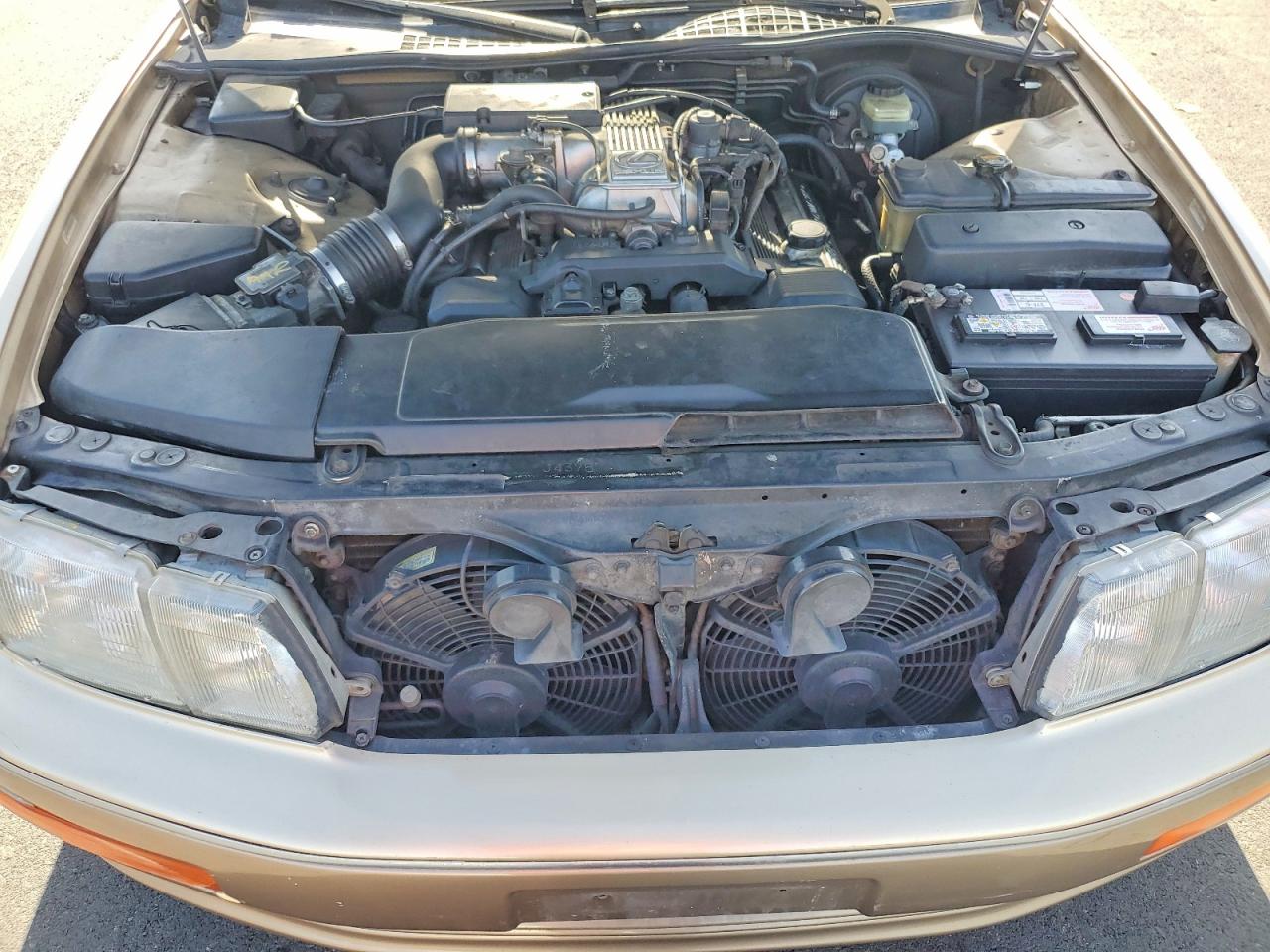 Lexus LS 400