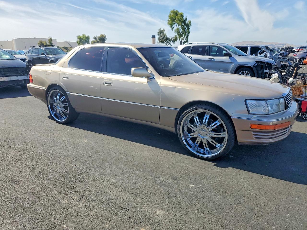 Lexus LS 400