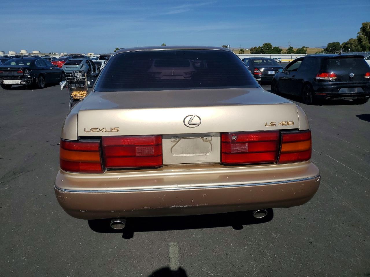 Lexus LS 400