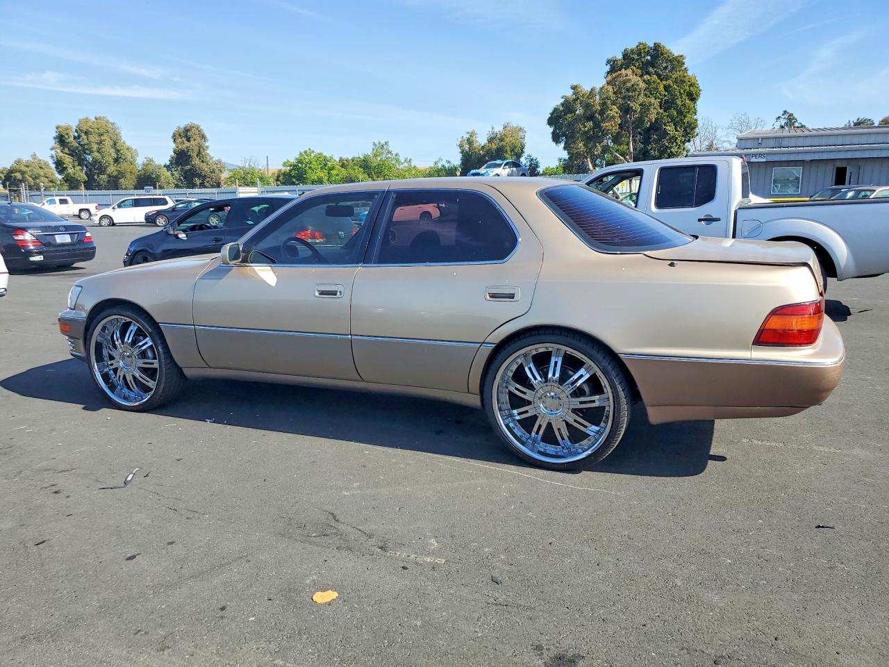 Lexus LS 400