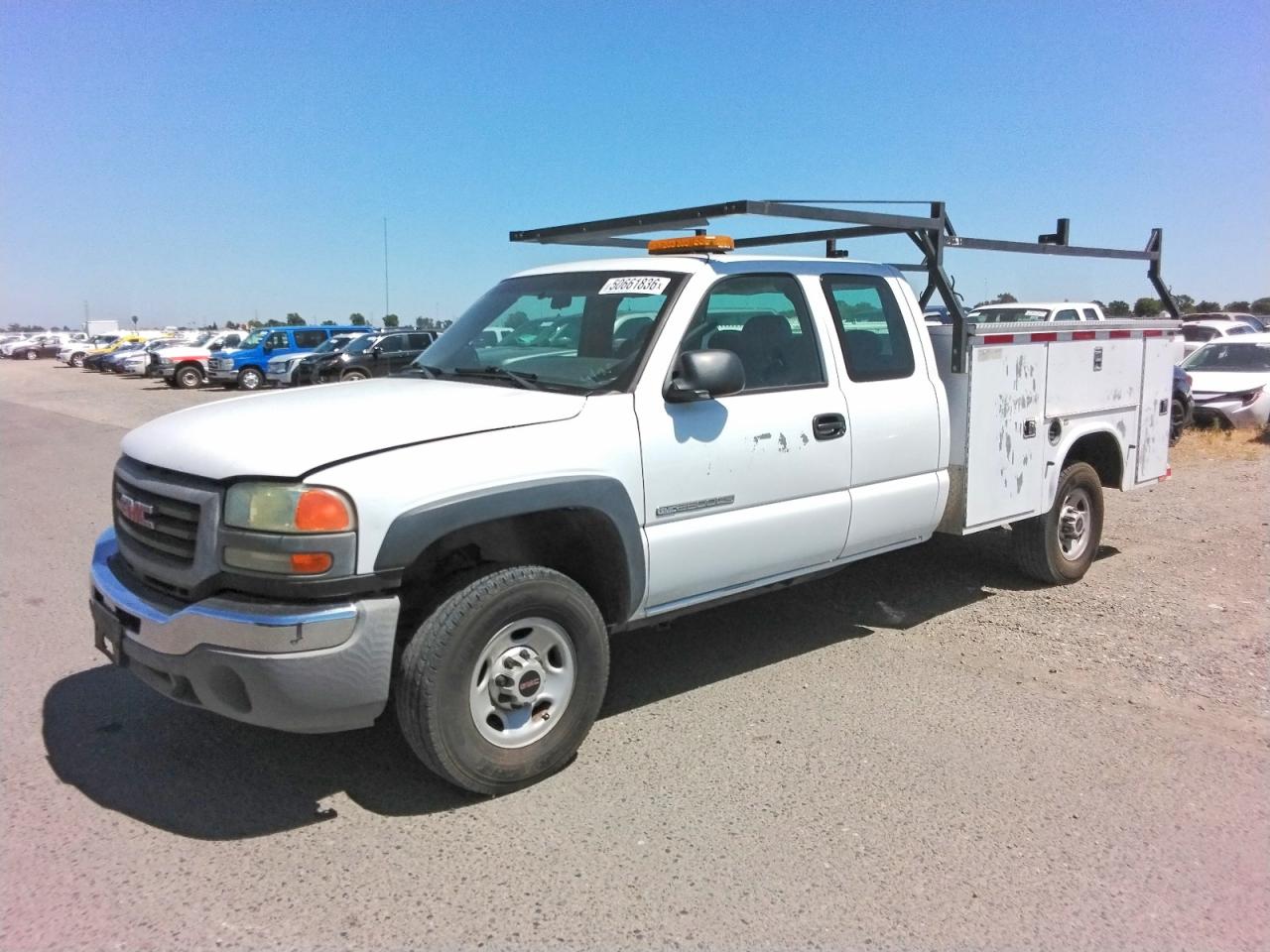 Salvage GMC Sierra Image