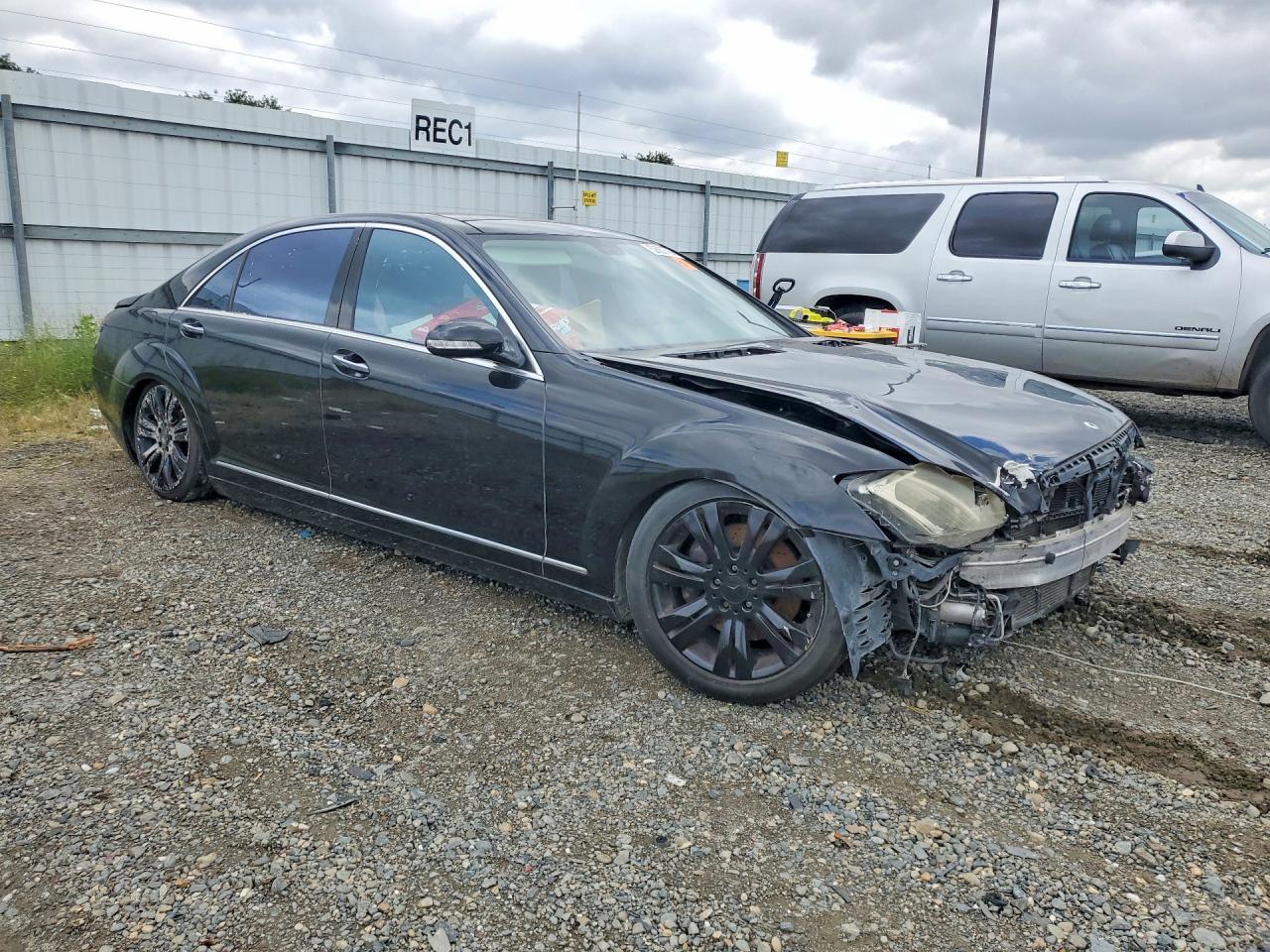 Mercedes-Benz S-Class 550