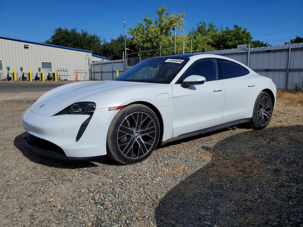 Salvage Porsche Taycan Image