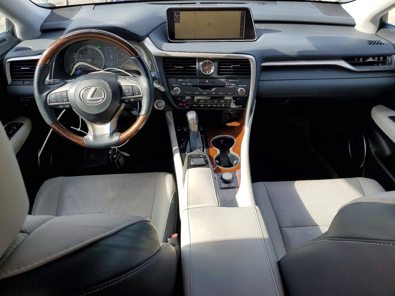 Lexus RX Base