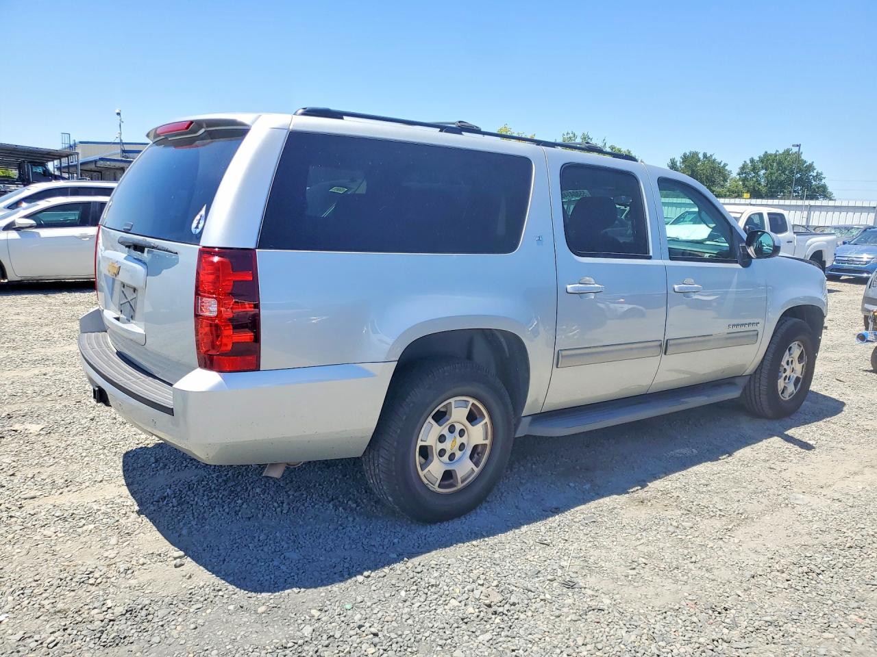 Chevrolet Suburban C1500 Lt