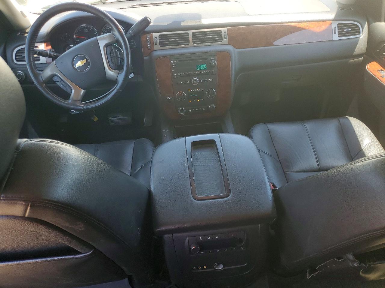 Chevrolet Suburban C1500 Lt
