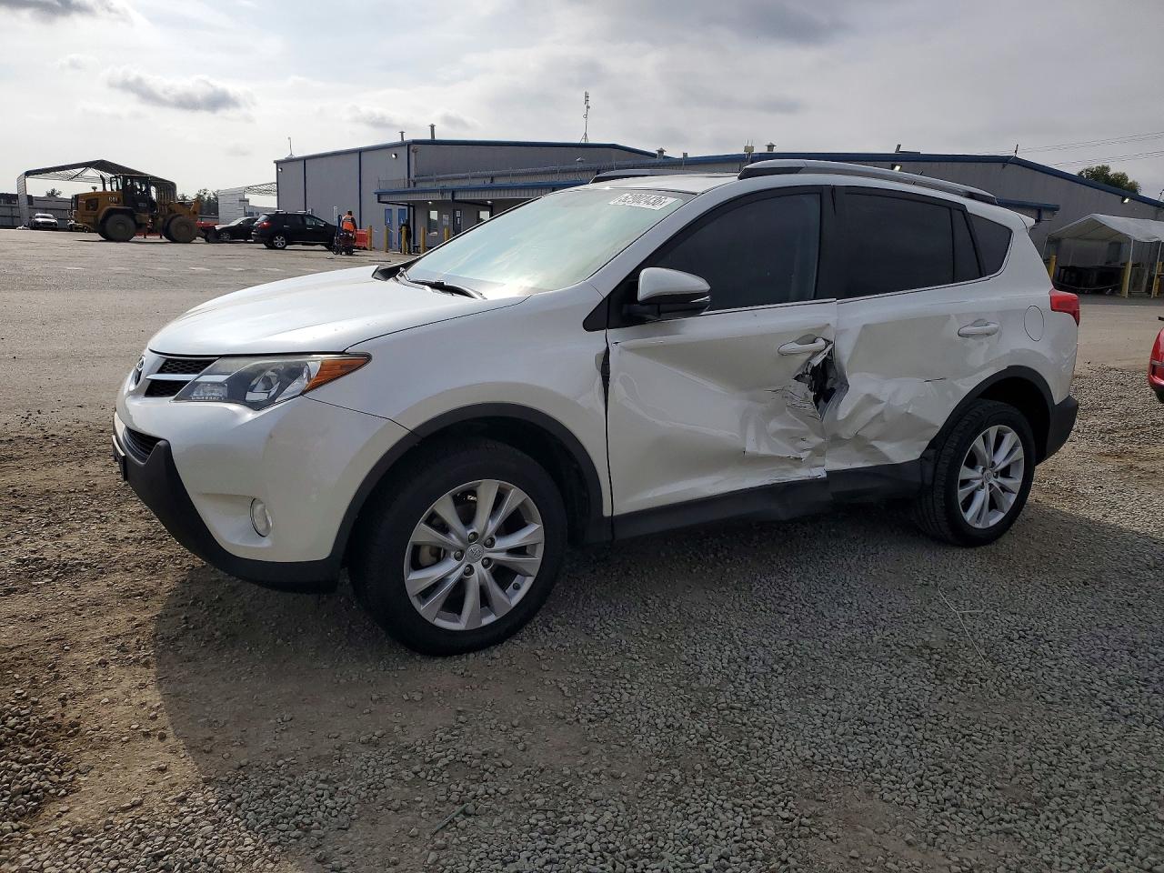 Salvage Toyota RAV4 Image