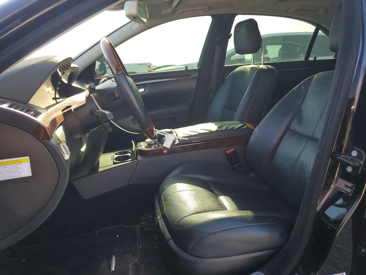 Mercedes-Benz S-Class 550