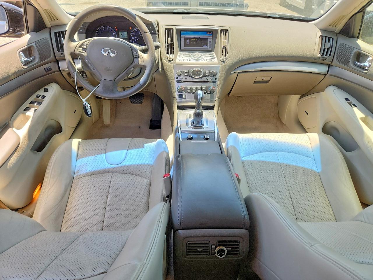 INFINITI G37 Journey