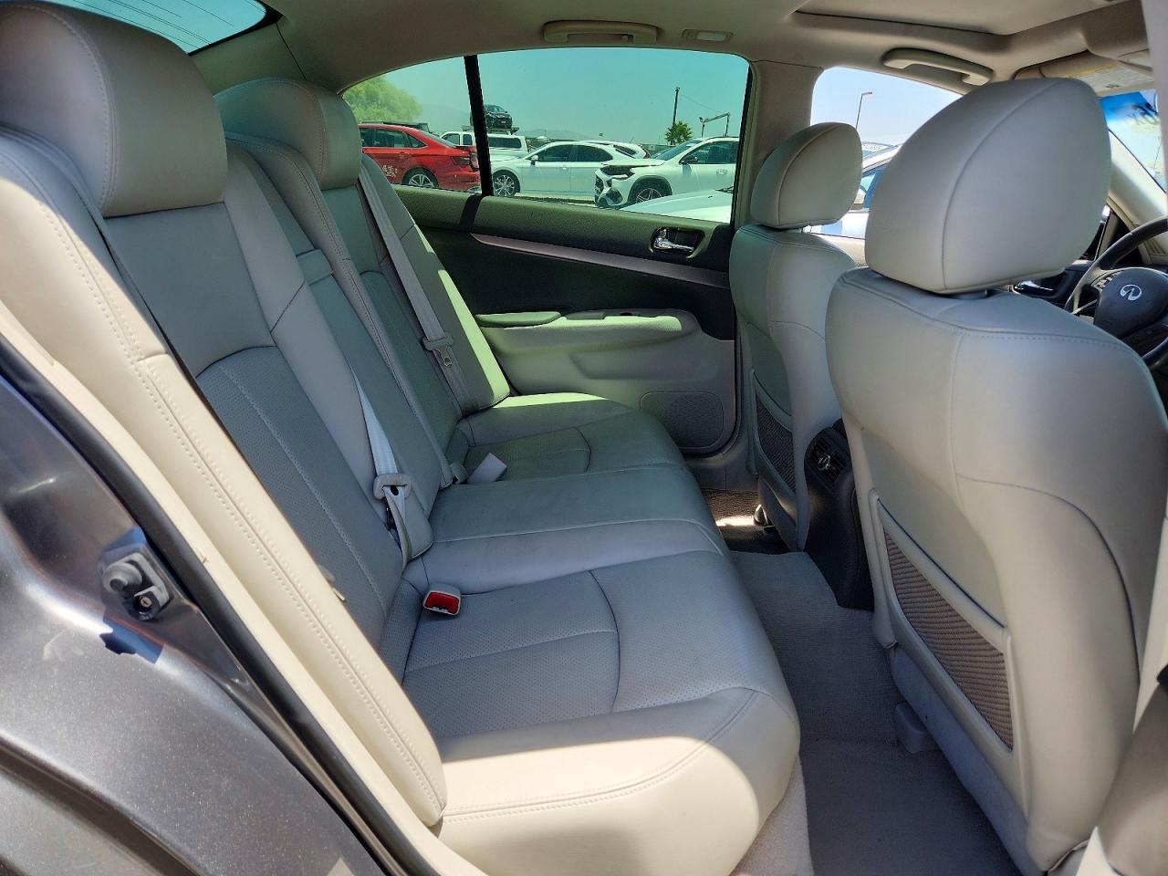 INFINITI G37 Journey