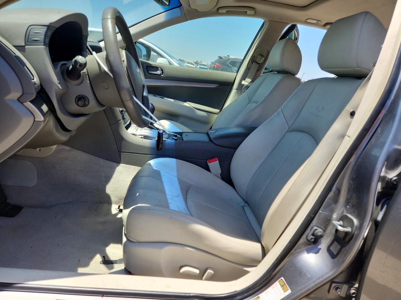 INFINITI G37 Journey