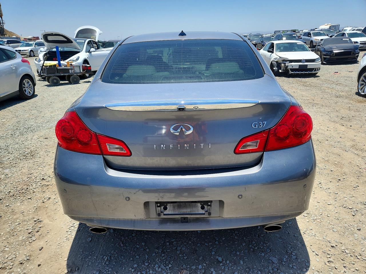 INFINITI G37 Journey
