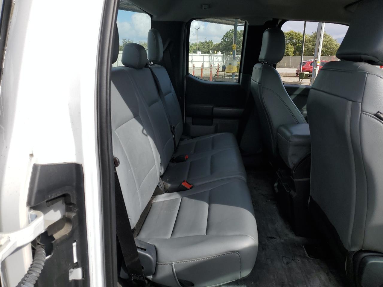 Ford F-150 Super Cab