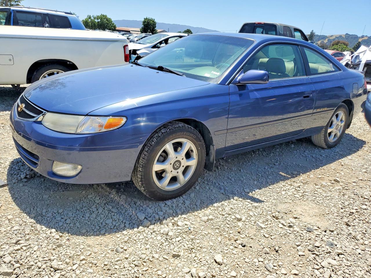 Salvage Toyota Camry Image
