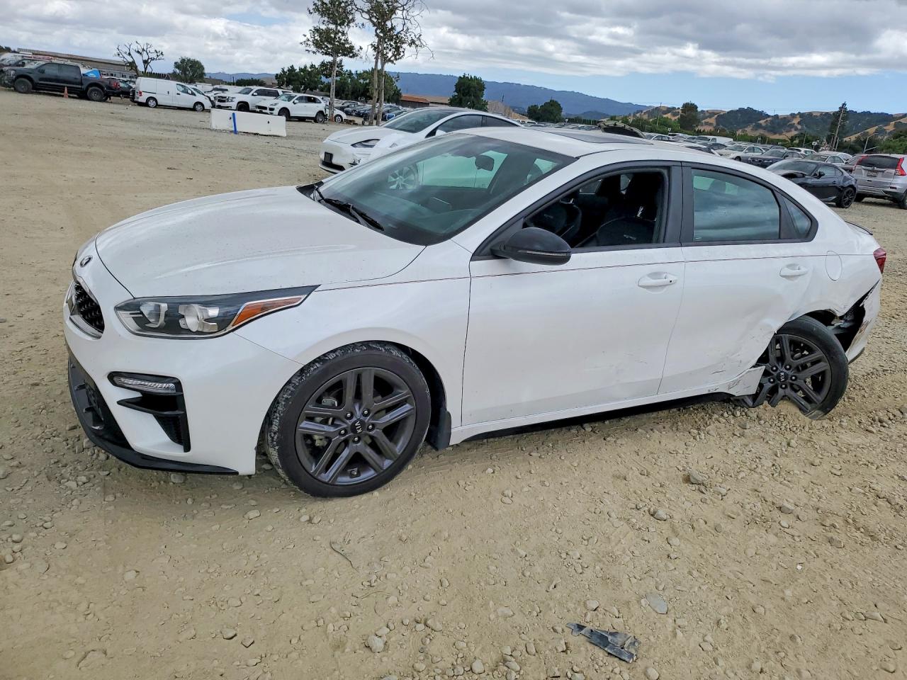 Salvage Kia Forte Image