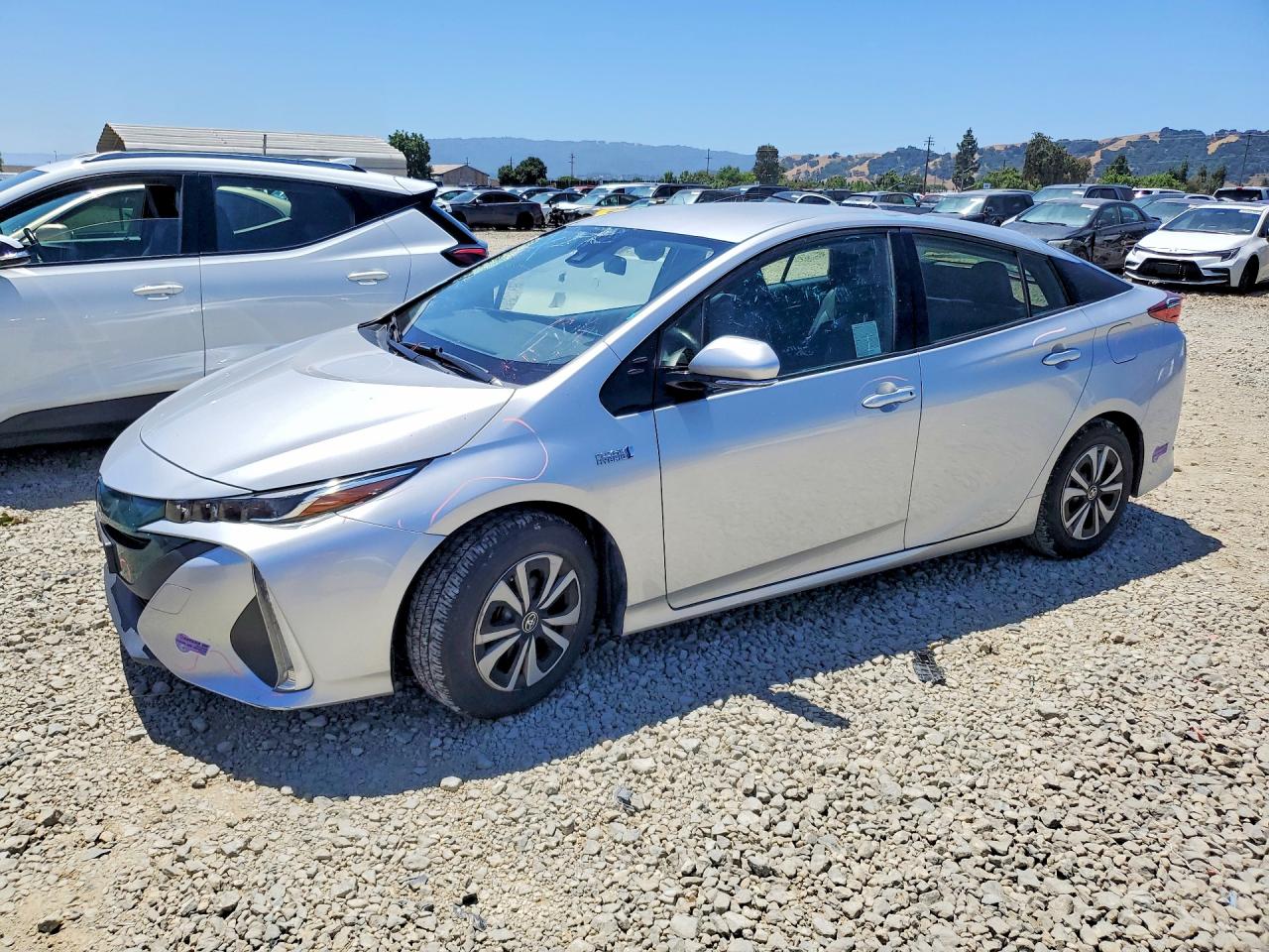 Salvage Toyota Prius Image
