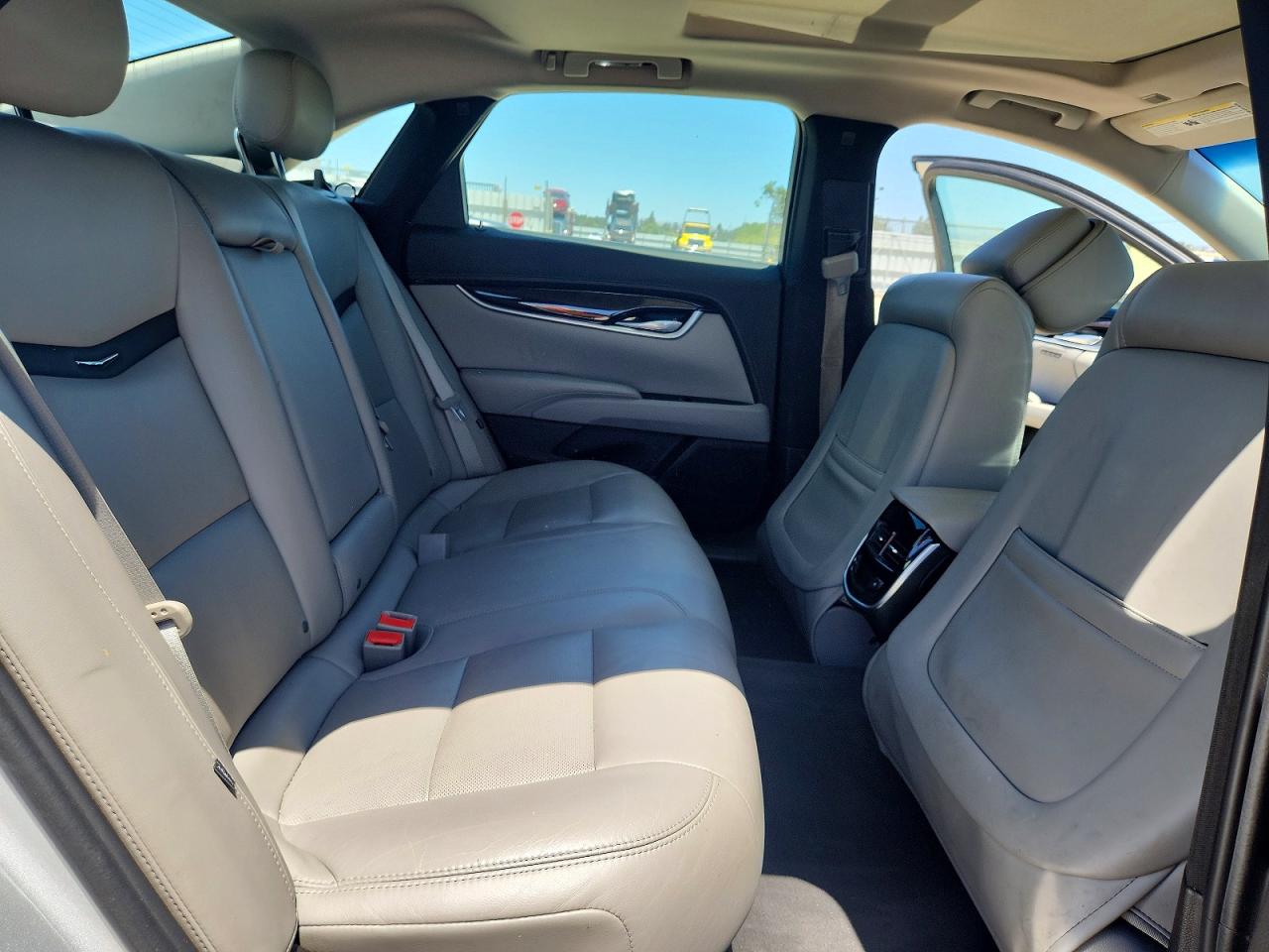 Cadillac XTS Luxury Collection