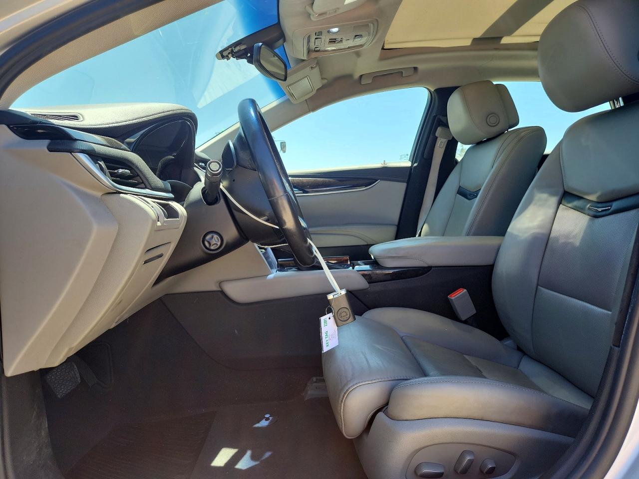 Cadillac XTS Luxury Collection