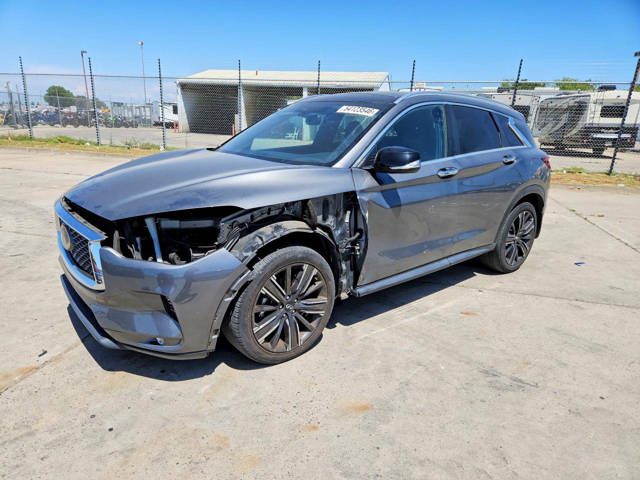 Salvage INFINITI Qx Image