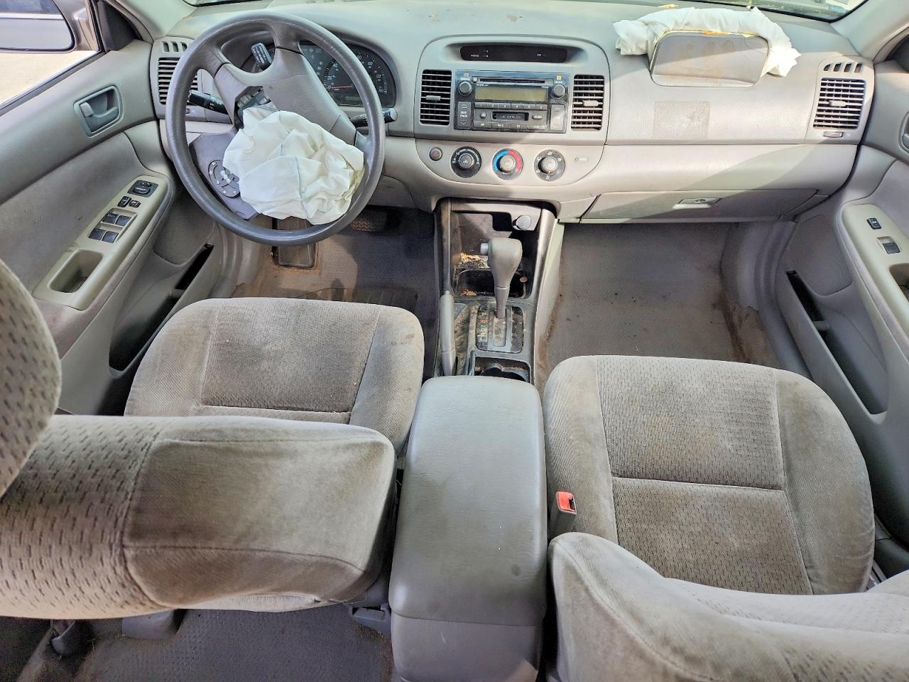 Toyota Camry Le V6