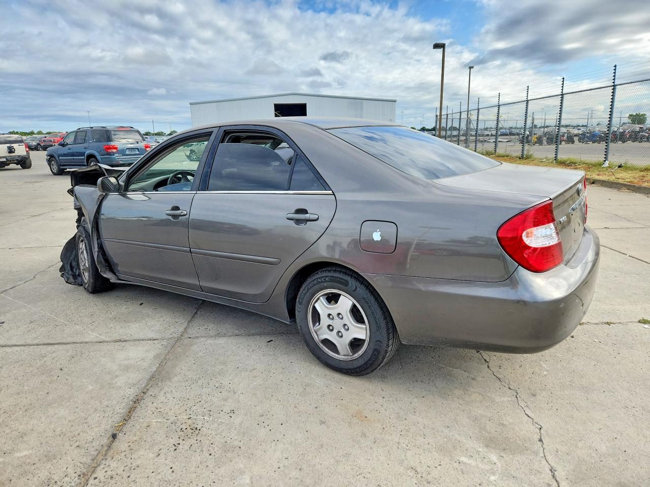 Toyota Camry Le V6