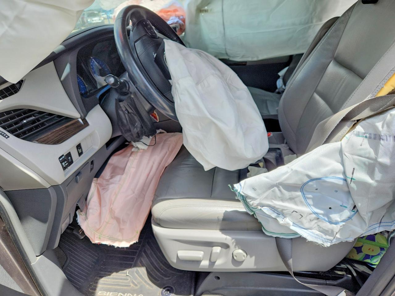 Toyota Sienna Xle 8-passenger