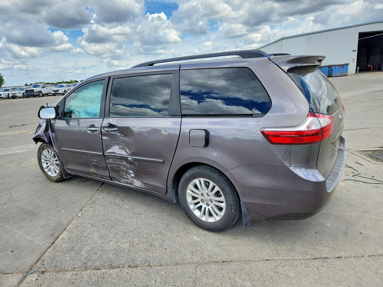 Toyota Sienna Xle 8-passenger