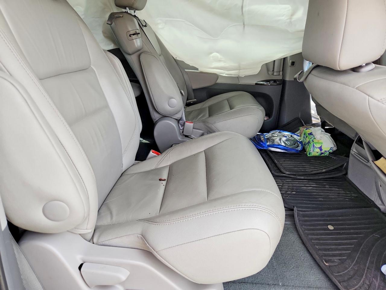 Toyota Sienna Xle 8-passenger