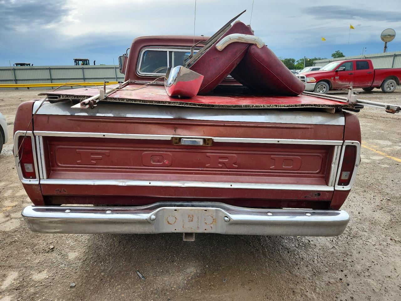 Ford F-100