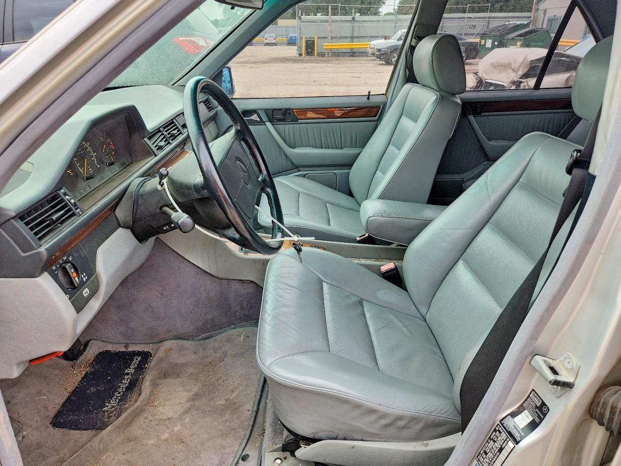 Mercedes-Benz 300-Class E