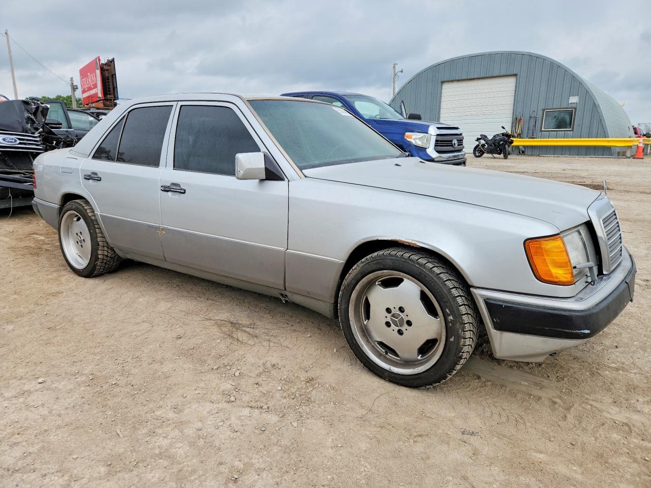 Mercedes-Benz 300-Class E