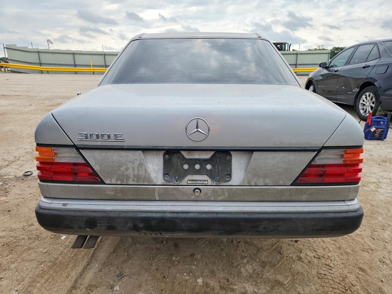 Mercedes-Benz 300-Class E