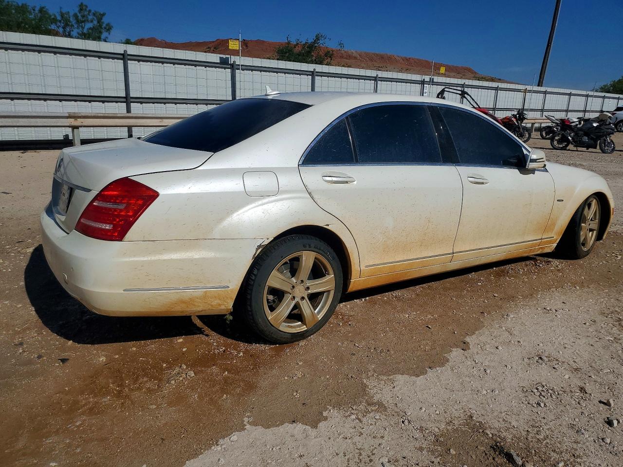 Mercedes-Benz S-Class 550
