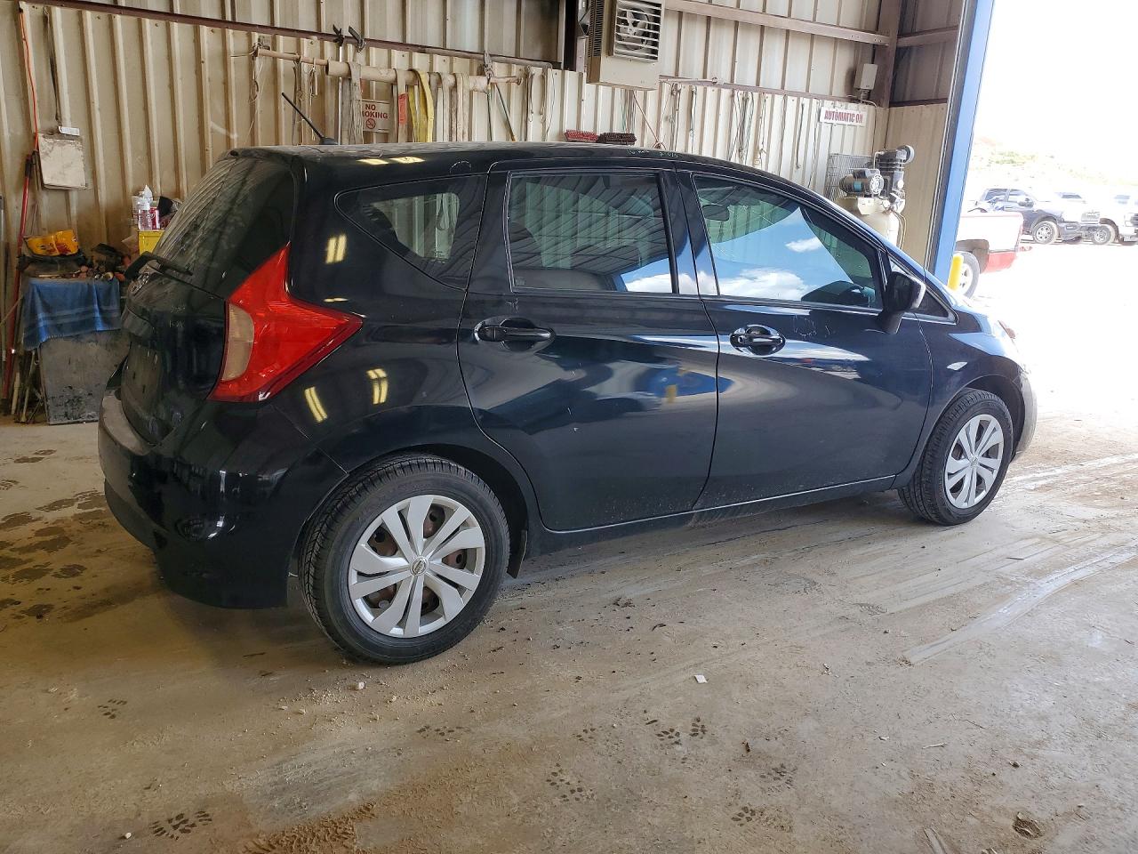 Nissan Versa S Plus