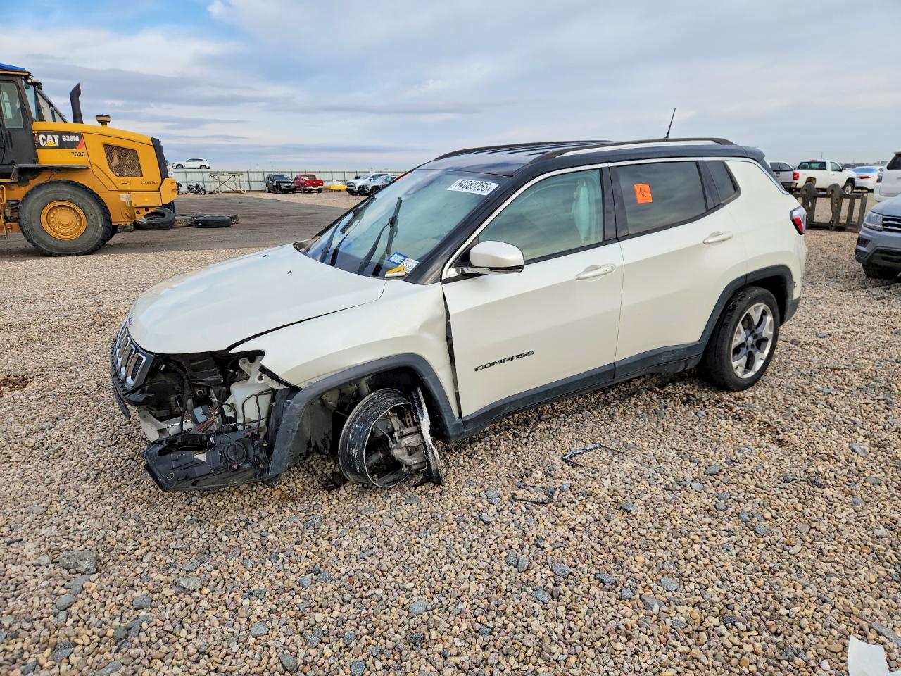 Salvage Jeep Compass Image
