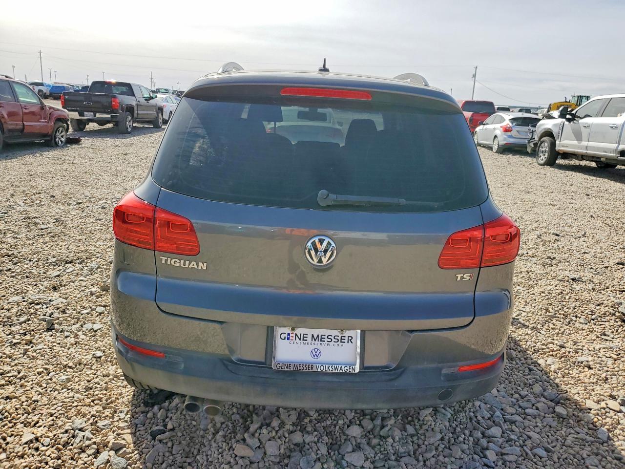 Volkswagen Tiguan S