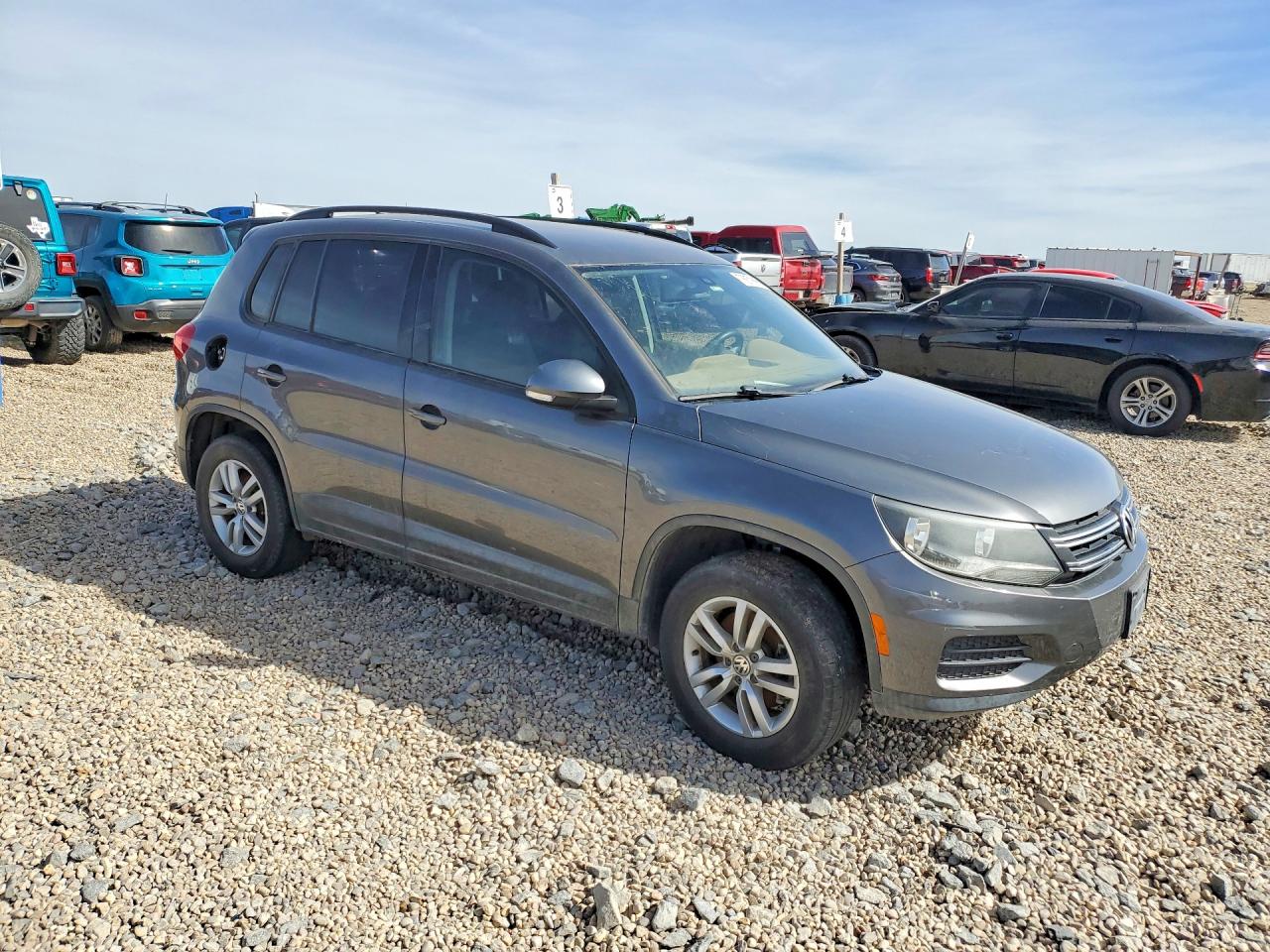 Volkswagen Tiguan S