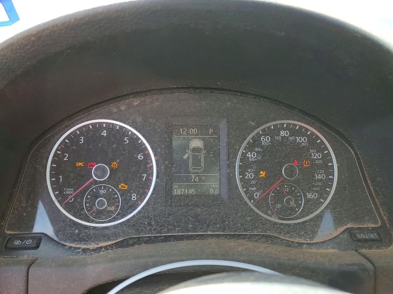 Volkswagen Tiguan S